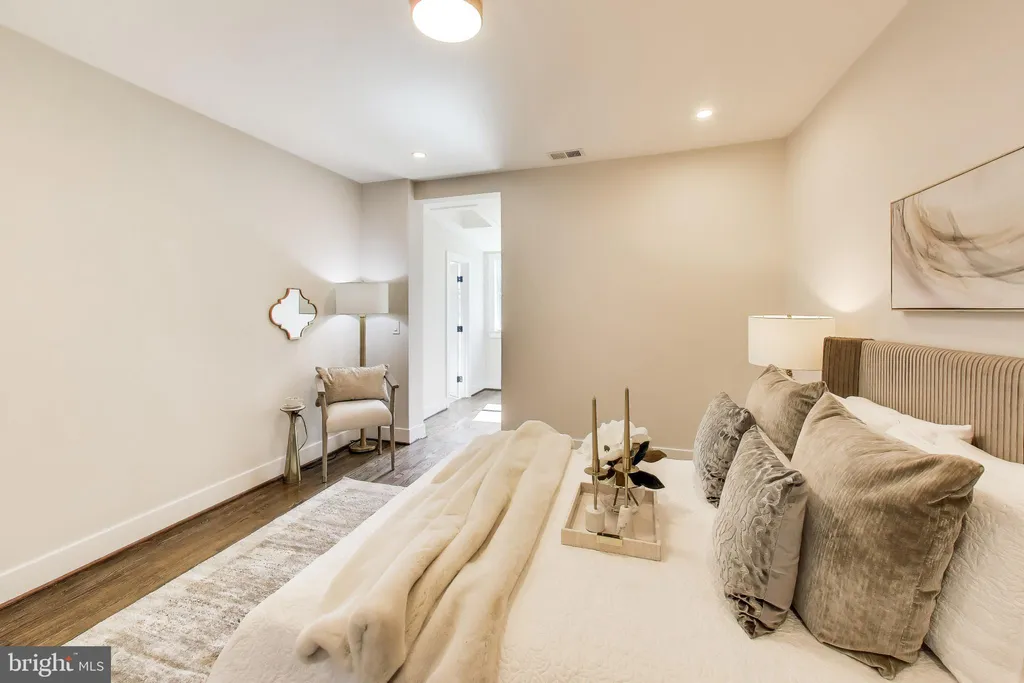 Additional image 19 of 3527 Hertford Place NW, Washington, DC 20010