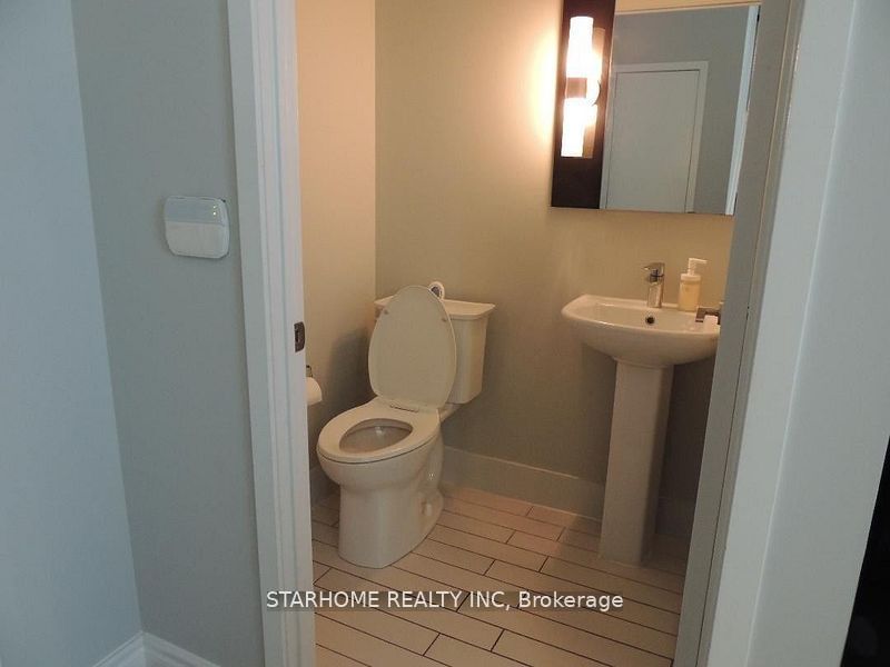 Additional image 6 of Th02-29 Singer Court, Toronto, ON, M2K 0B3