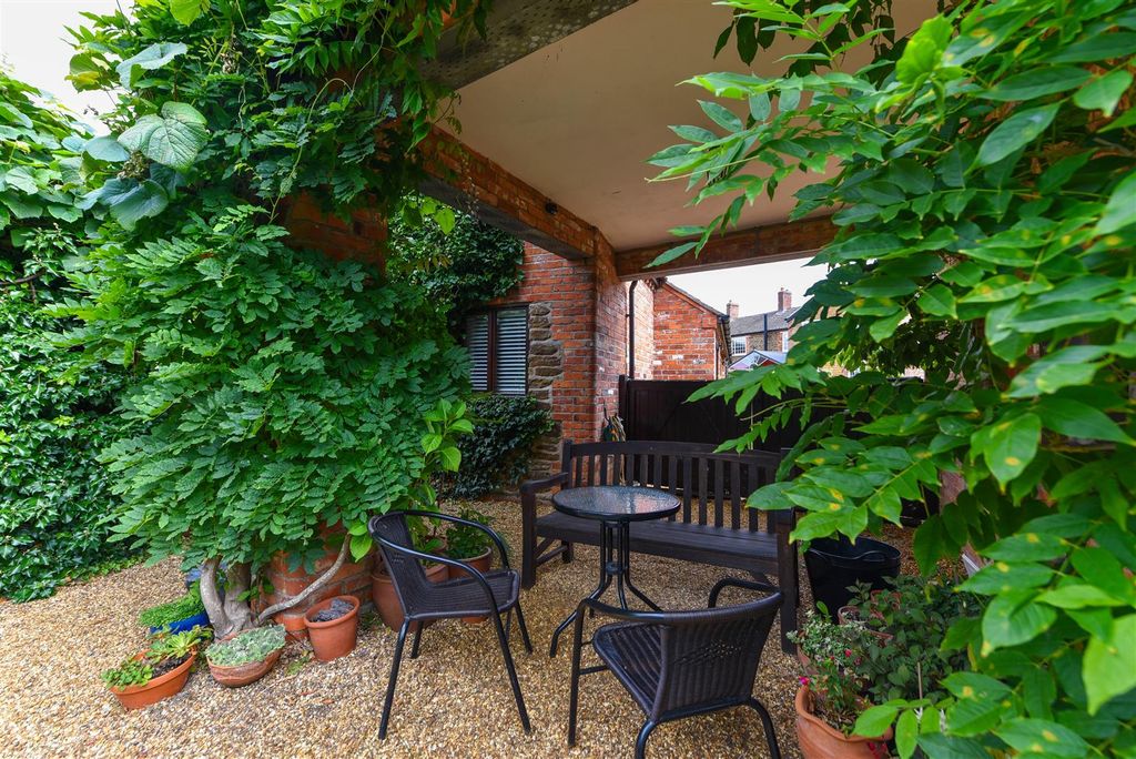 Additional image 24 of 4 bed barn conversion for saleHigh Street, Crick, Northampton NN6
