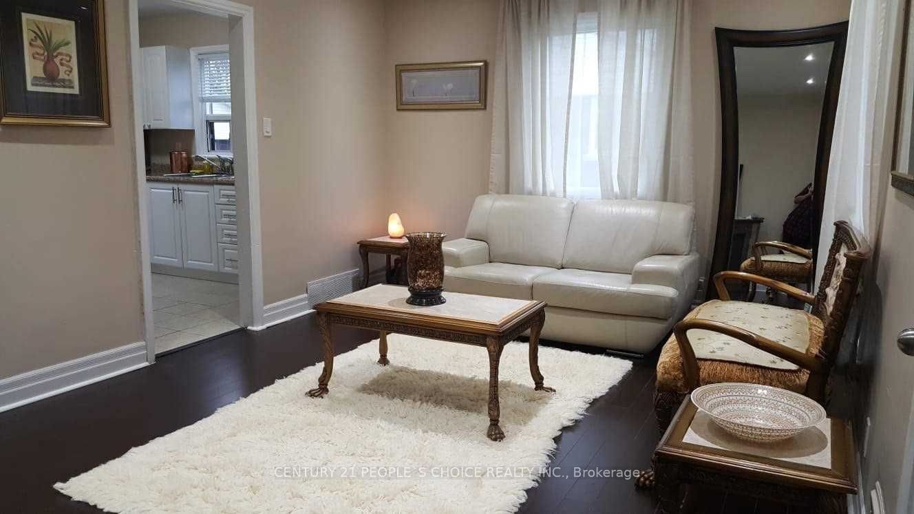 Upper-186 Maurice Drive, Oakville, ON, L6K 2W9