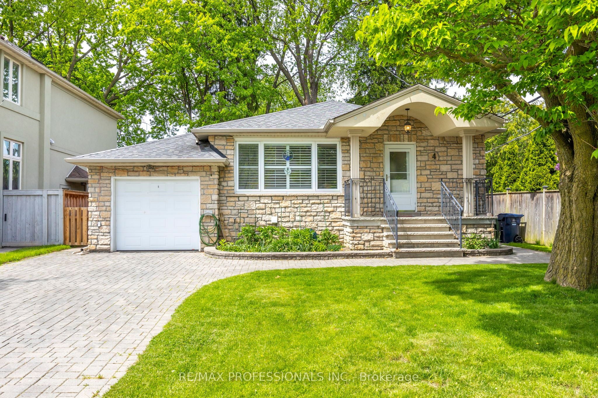Additional image 2 of 4 Beaverbrook Avenue, Toronto, ON, M9B 2M7