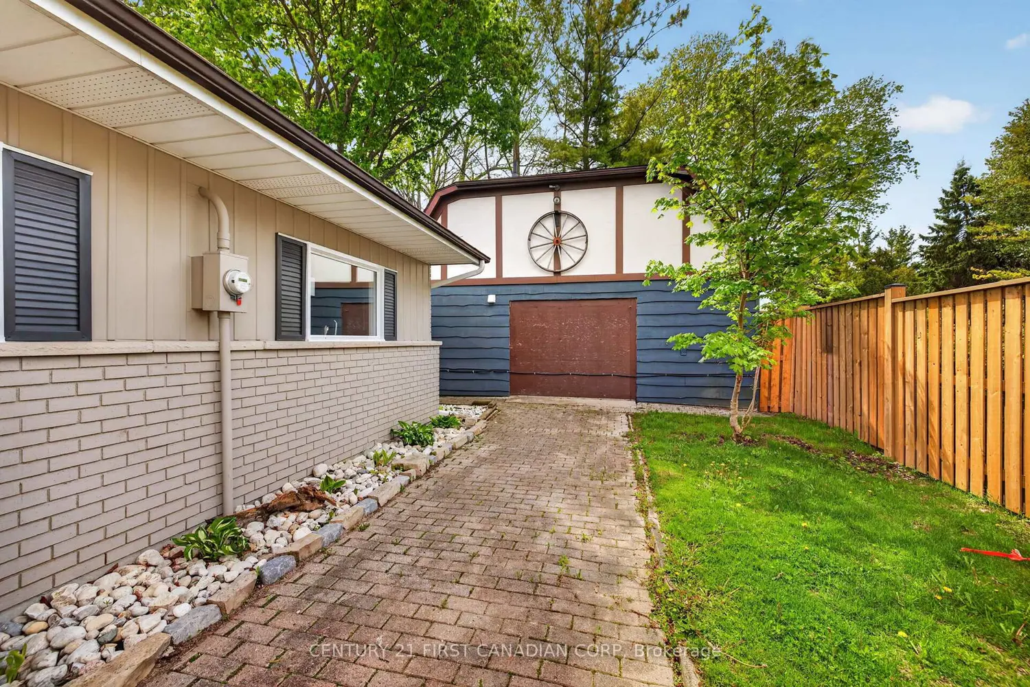 Additional image 13 of 10383 Ilderton Road
