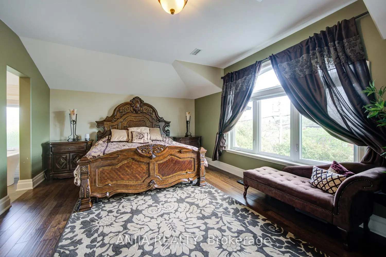 Additional image 6 of 452 Fernleigh Circle
