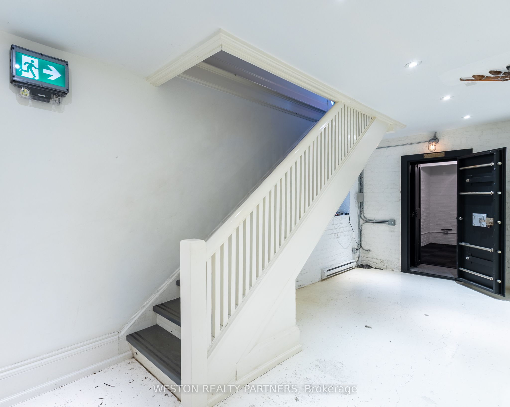 Additional image 4 of Lower-421 Roncesvalles Avenue, Toronto, ON, M6R 2N1