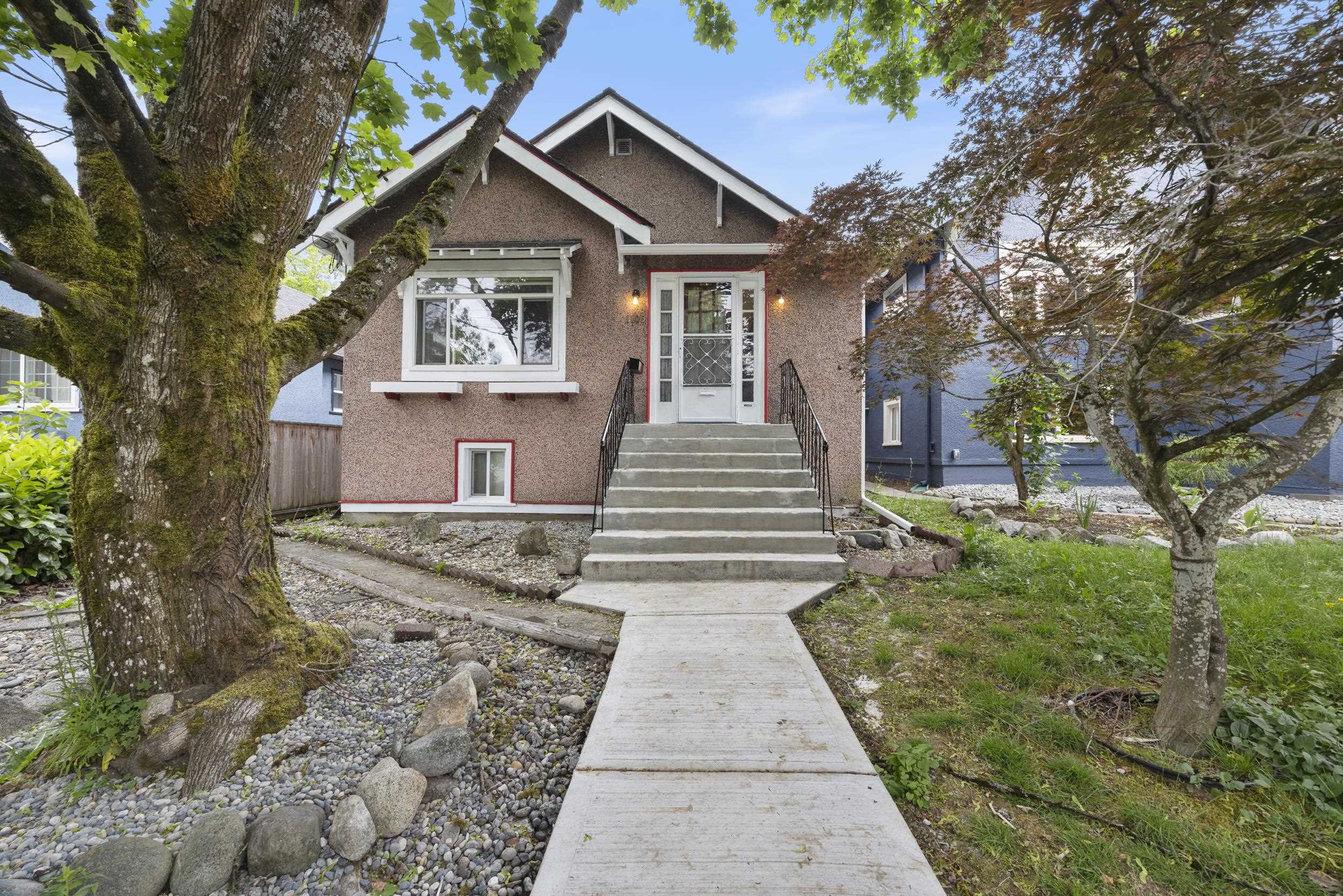 1105 Hamilton Street, New Westminster, BC, V3M 2M8
