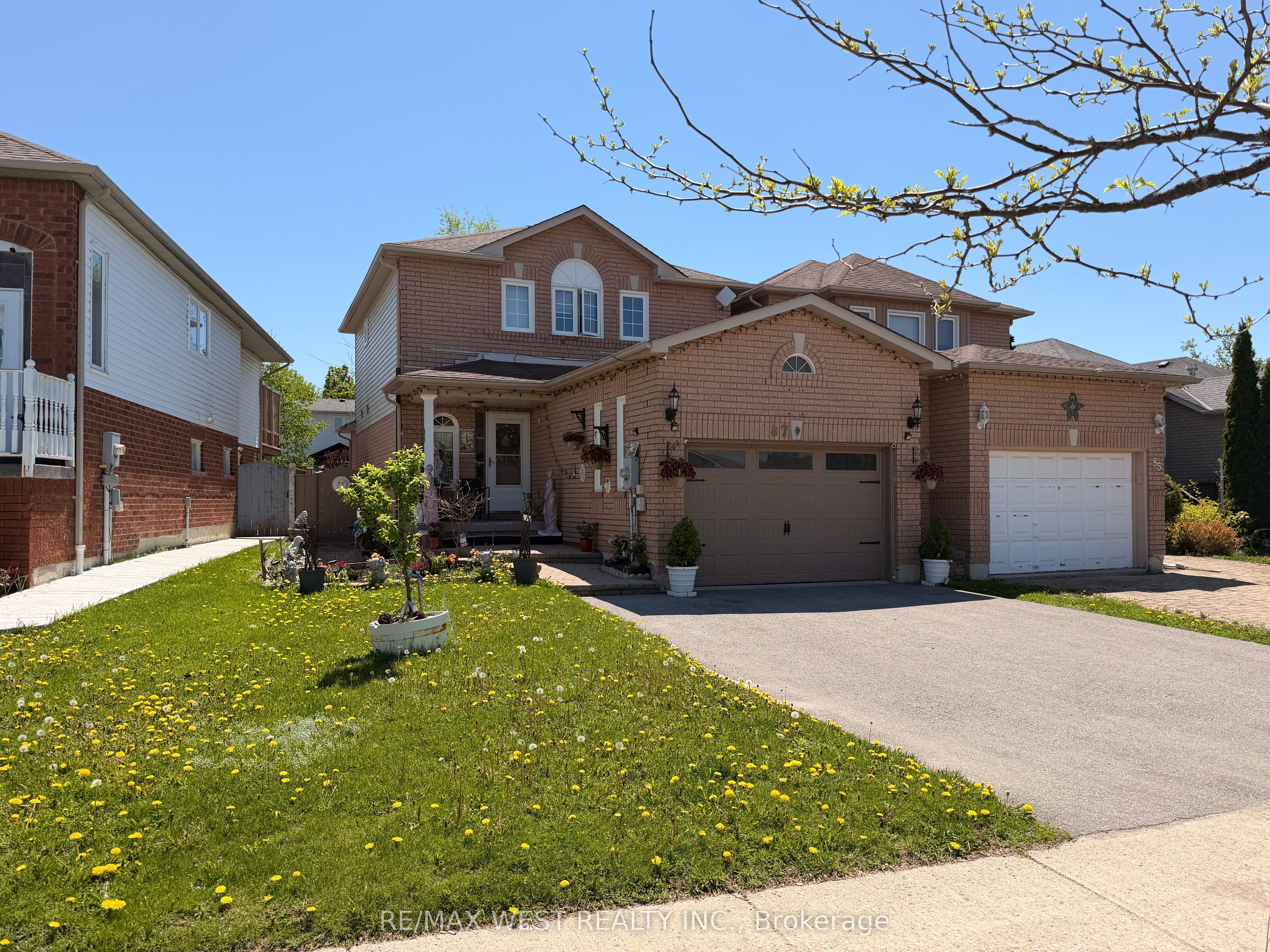 87 Athabaska Road, Barrie, ON, L4N 8E9