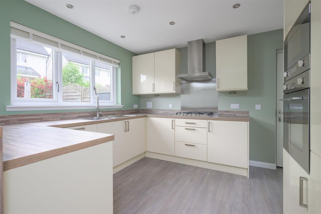 Additional image 7 of 4 bed detached house for saleEagle Avenue, Auchterarder PH3