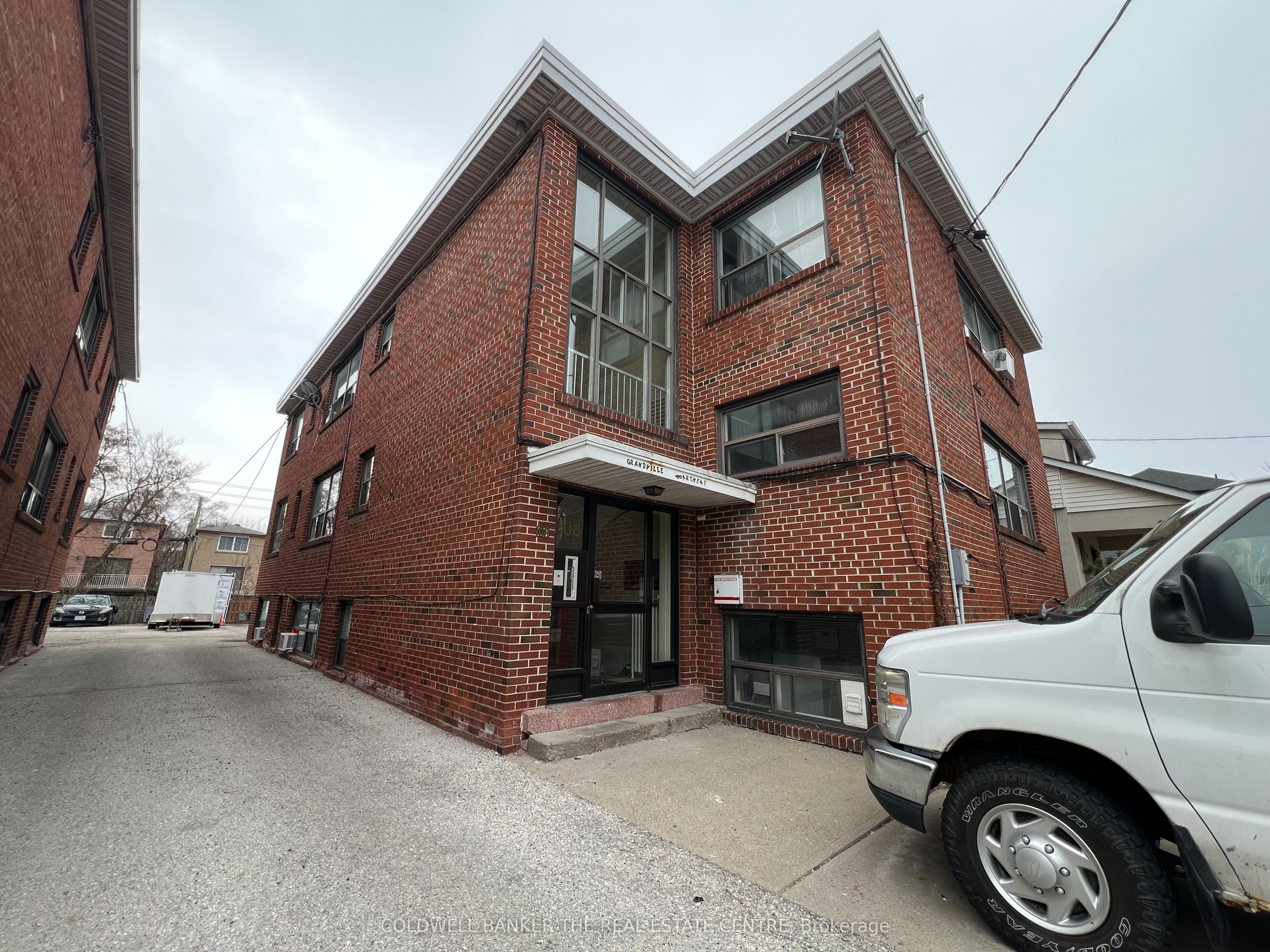 7-108 Grandville Avenue, Toronto, ON, M6N 4V2