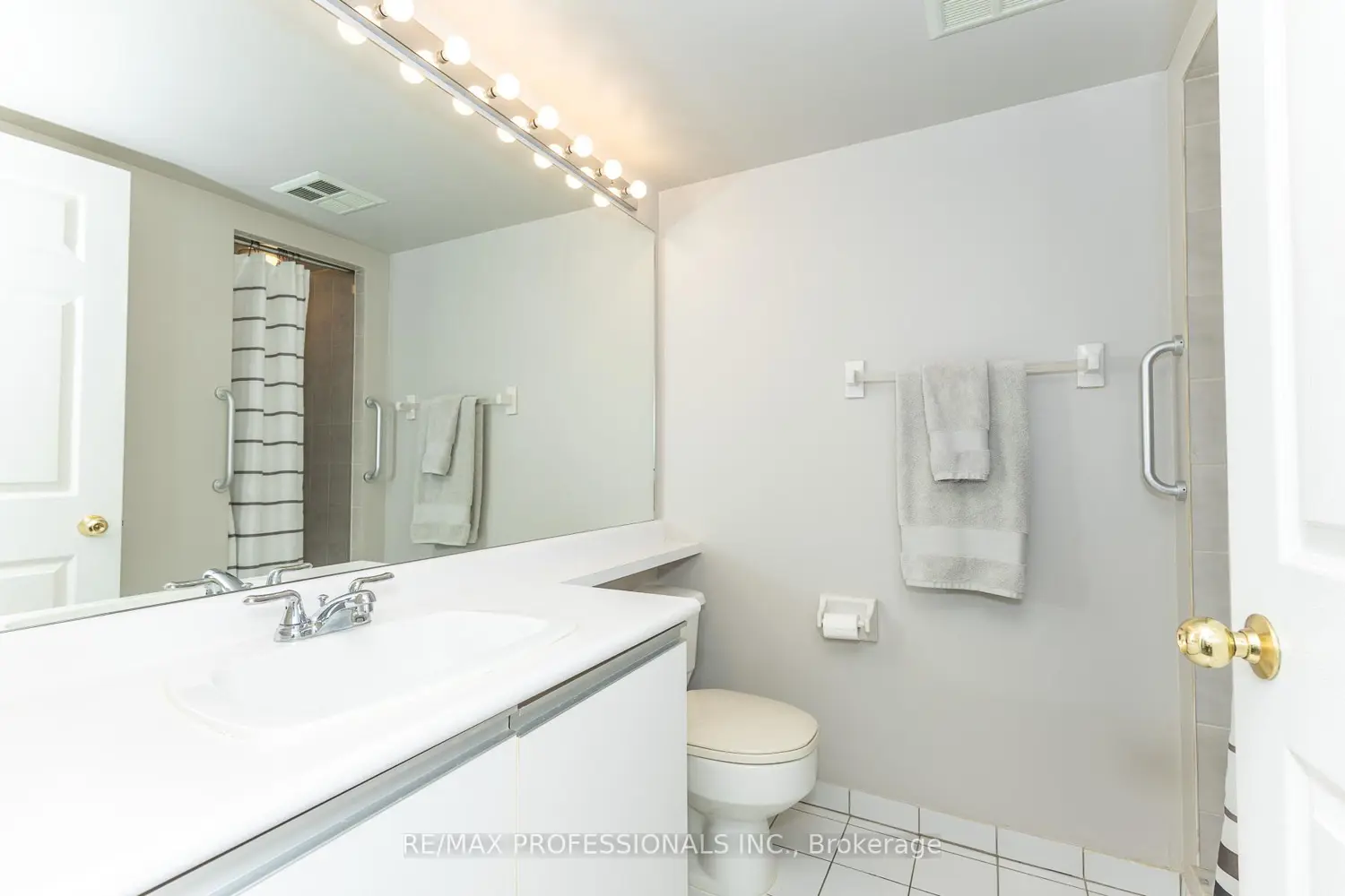 Additional image 11 of 2177 Burnhamthorpe Road 702