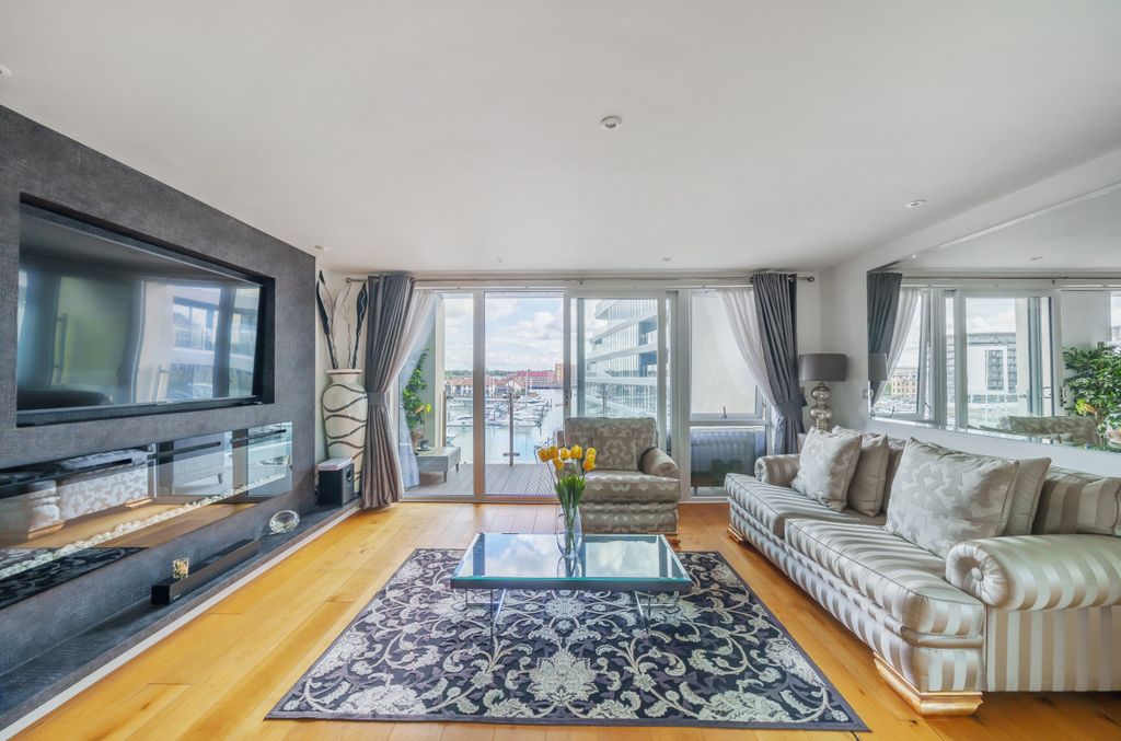 Additional image 2 of 3 bed flat for saleMaritime Walk, Ocean Village, Southampton SO14