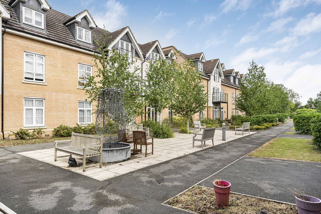 Additional image 15 of 2 bed flat for saleThe Moors, Kidlington OX5