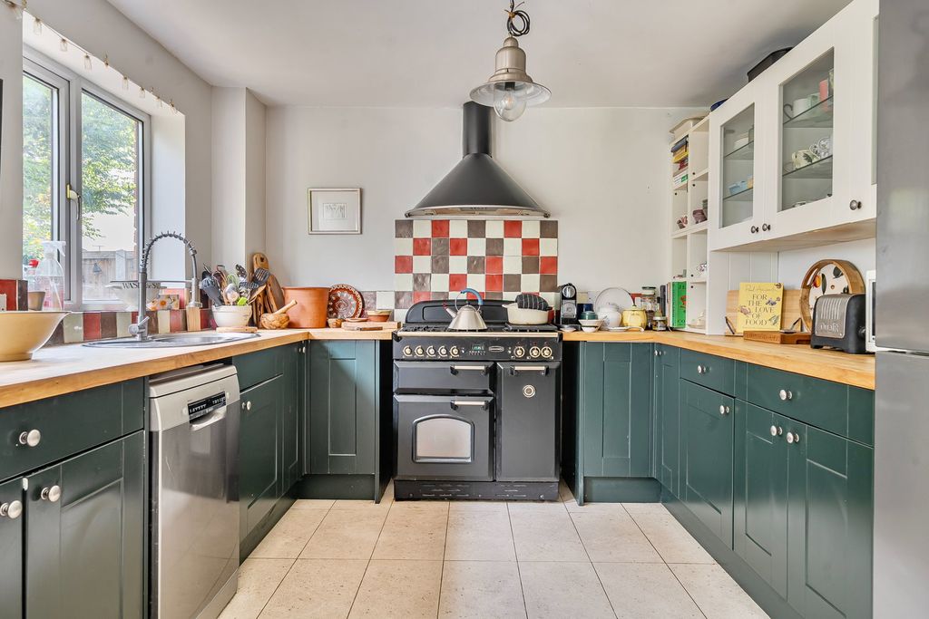 Additional image 5 of 4 bed semi-detached house for saleSingleton Close, Minster, Ramsgate CT12