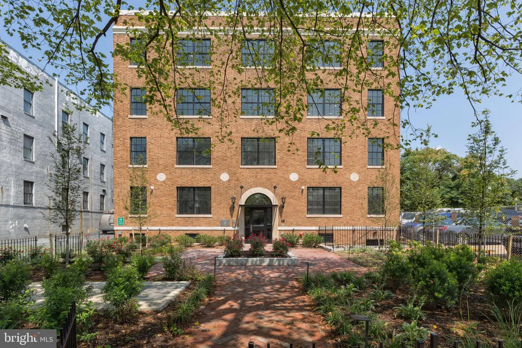 Additional image 5 of 816 Potomac Avenue SE Unit 402, Washington, DC 20003