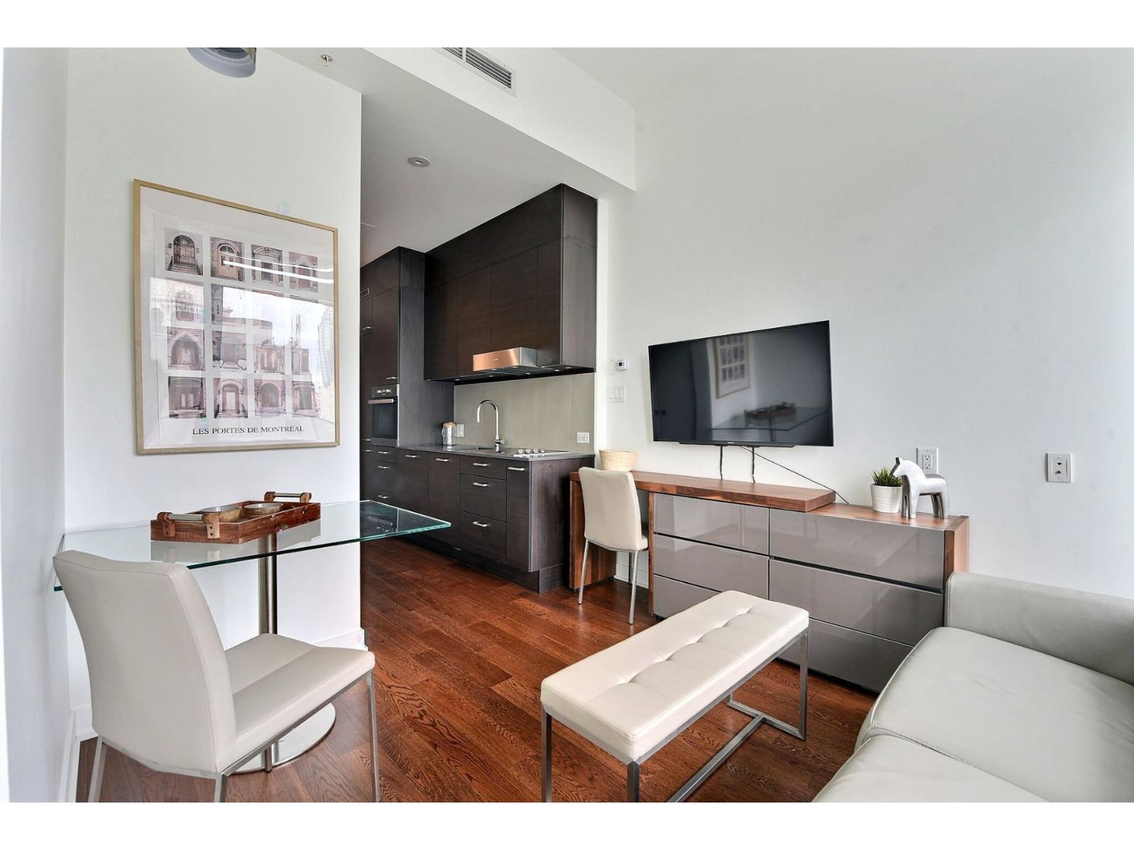 1155 Rue de la Montagne