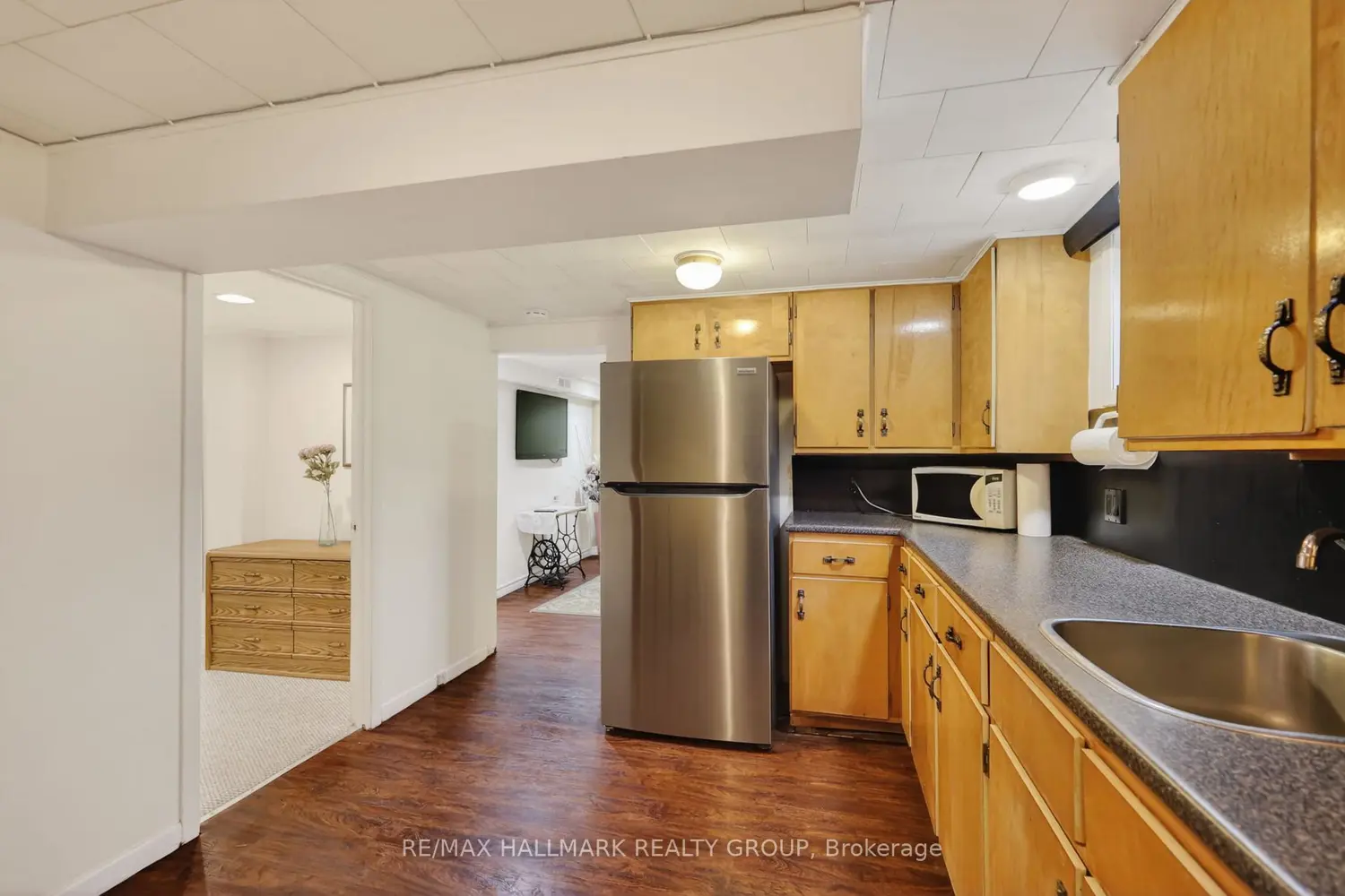 Additional image 15 of 1317 Avenue Q