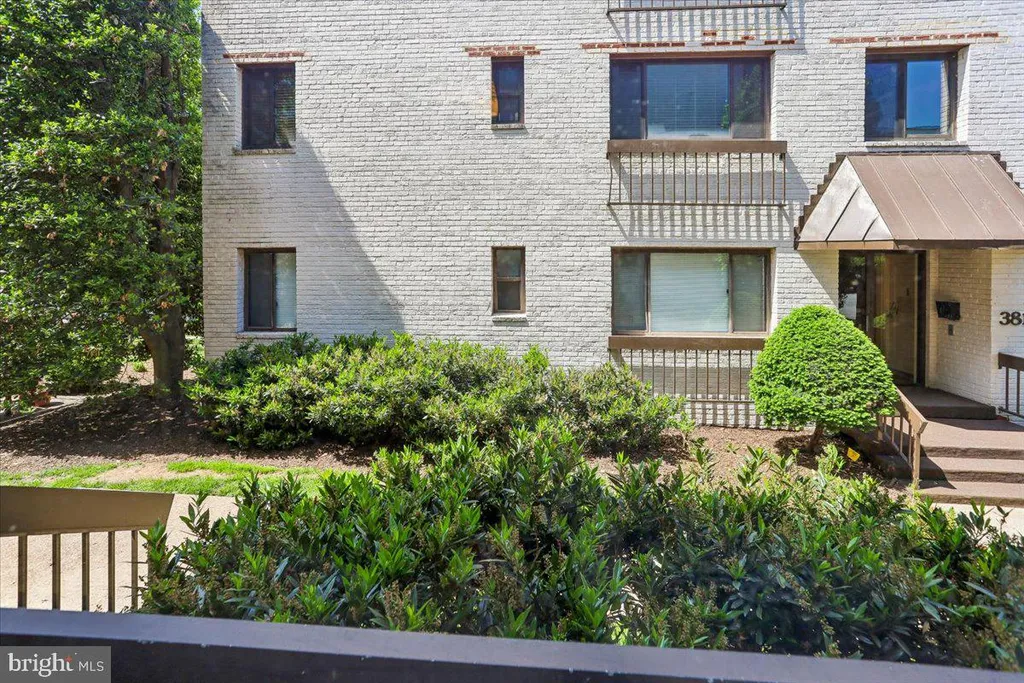 Additional image 2 of 3817 Davis Place NW Unit 1, Washington, DC 20007