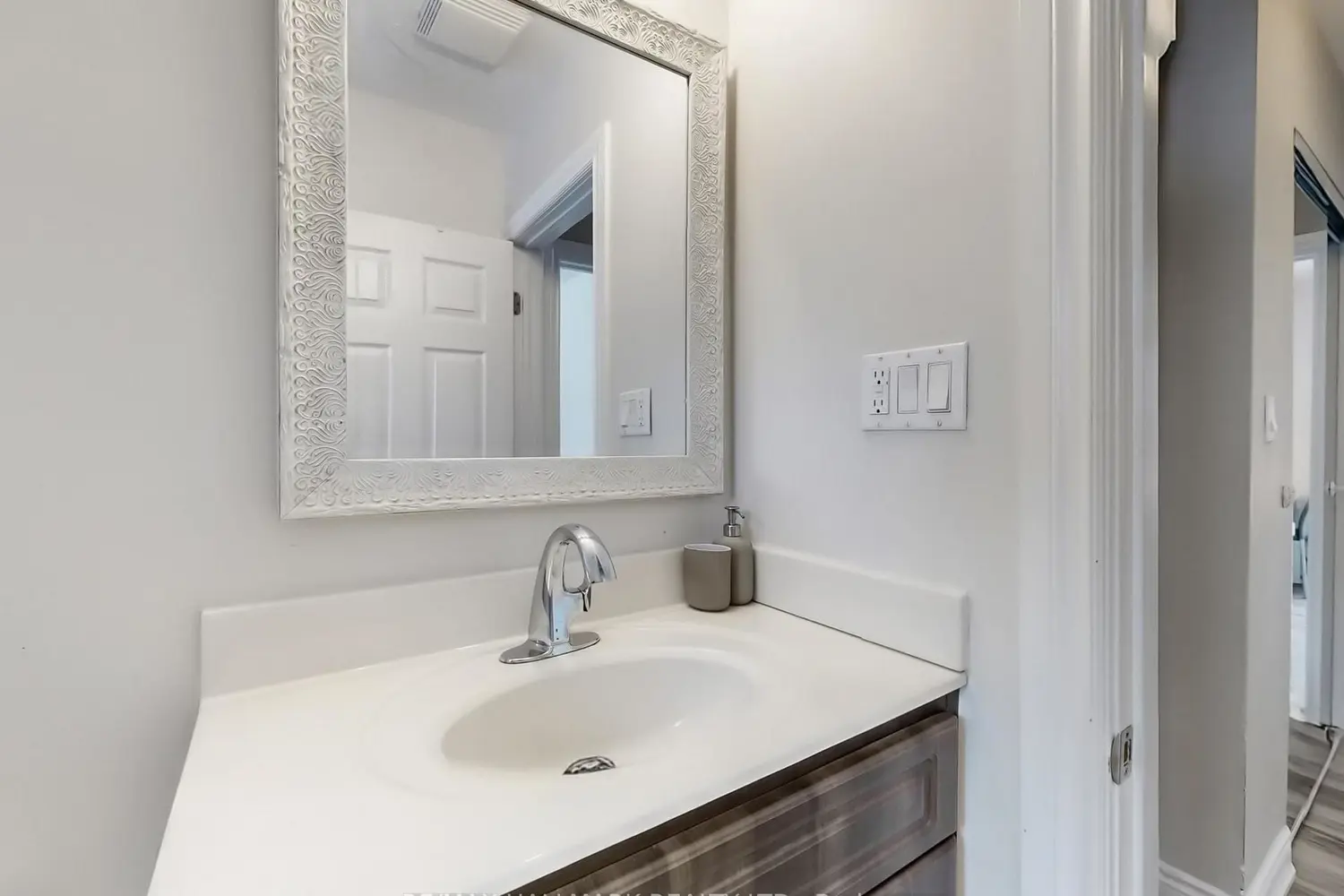 Additional image 4 of 79 Cartier Crescent