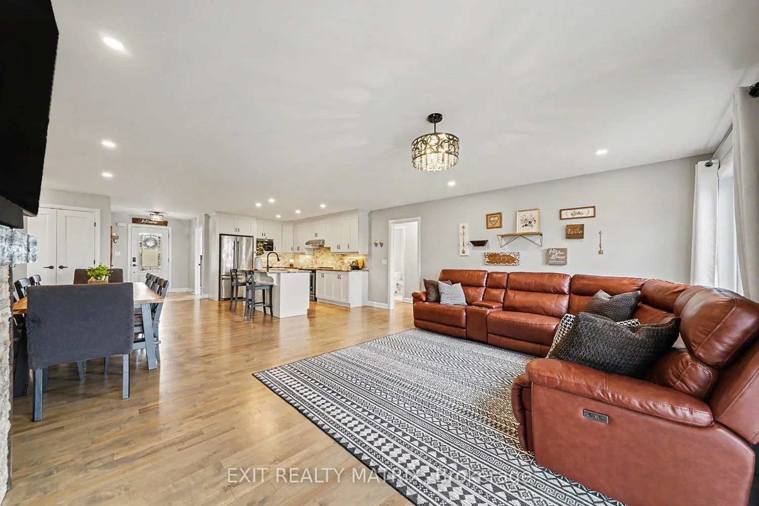 19 Wintonia Drive photo 3
