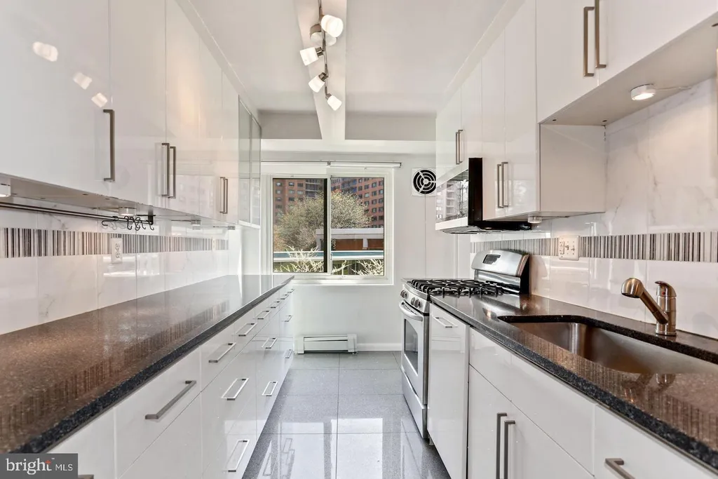 Additional image 12 of 4201 Cathedral Avenue NW Unit 215W, Washington, DC 20016