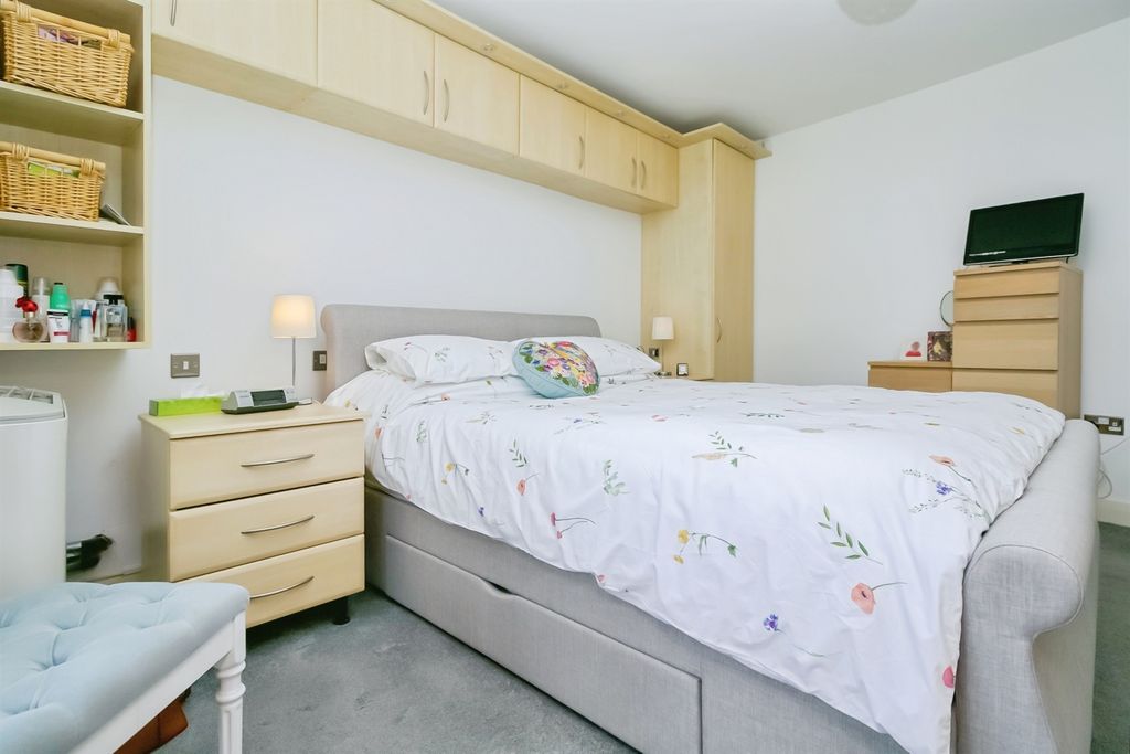 Additional image 10 of 3 bed flat for saleY Cerigos, Barry CF62