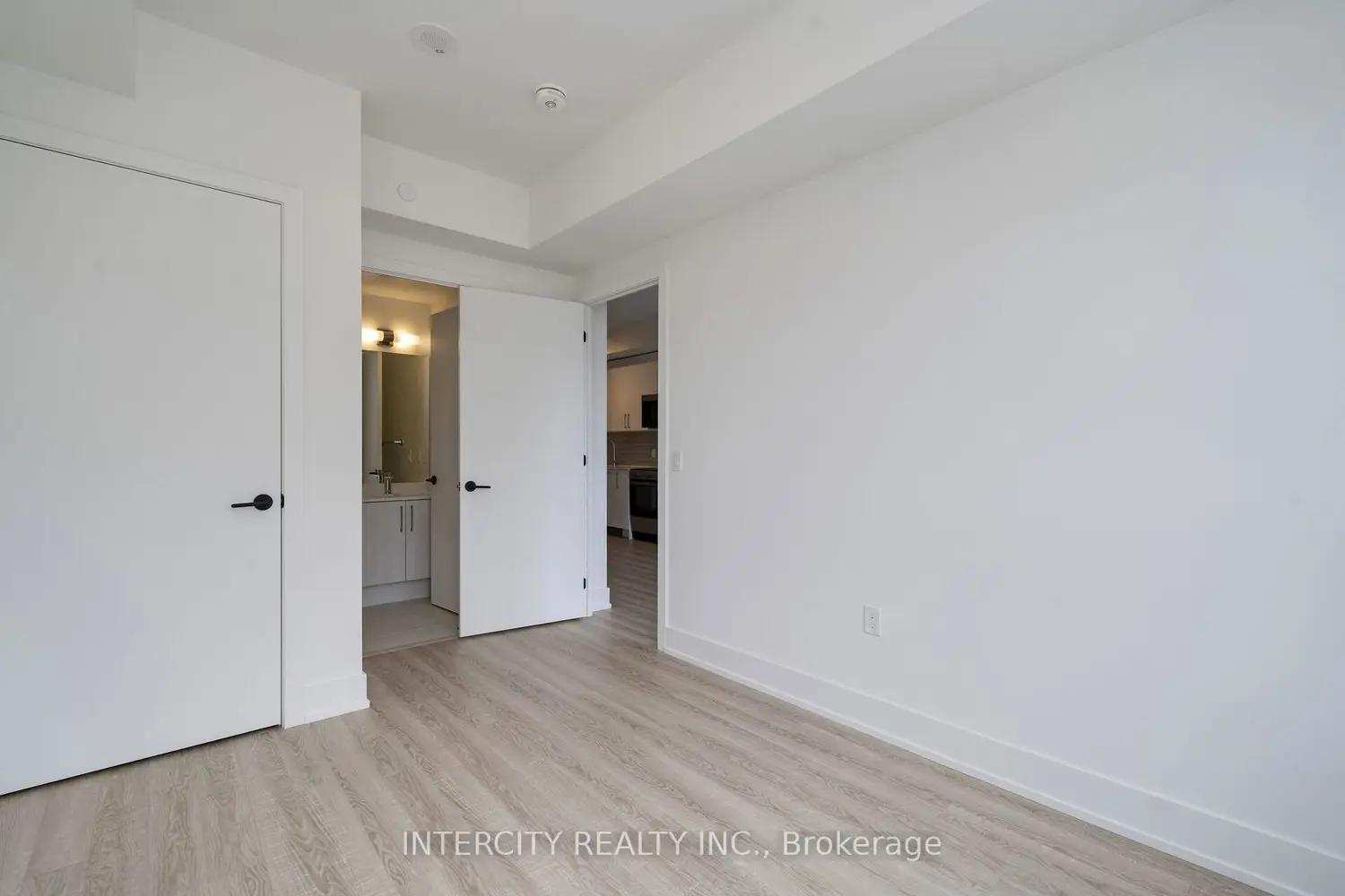 Additional image 7 of 2075 King Road 227