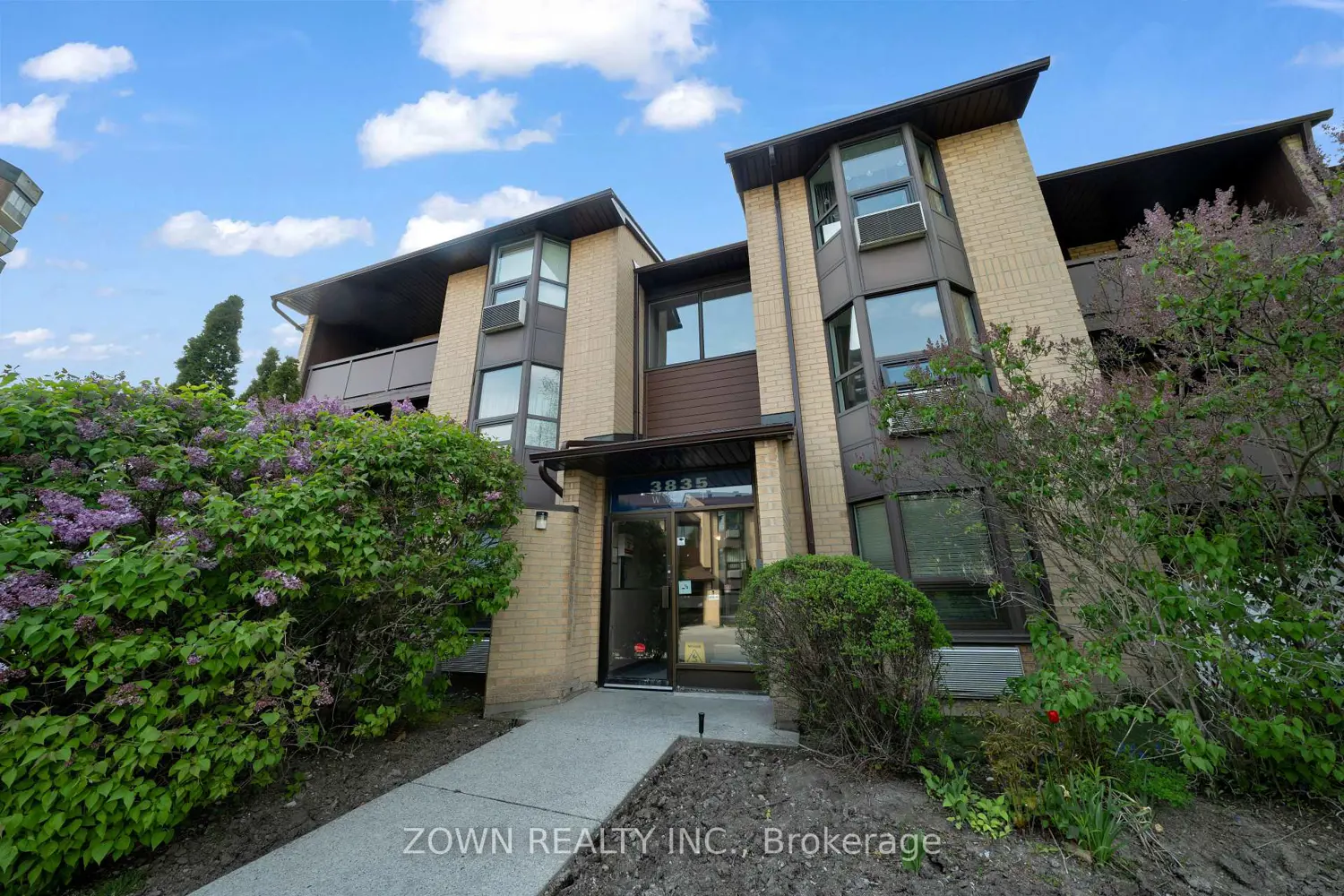 3835 Lakeshore Boulevard 210 photo 3