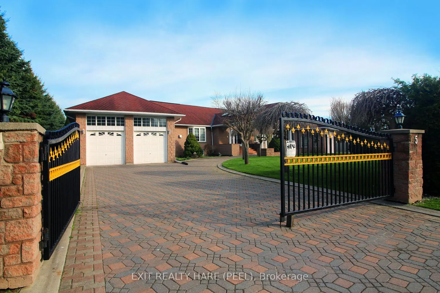 5 Glenbrook Boulevard