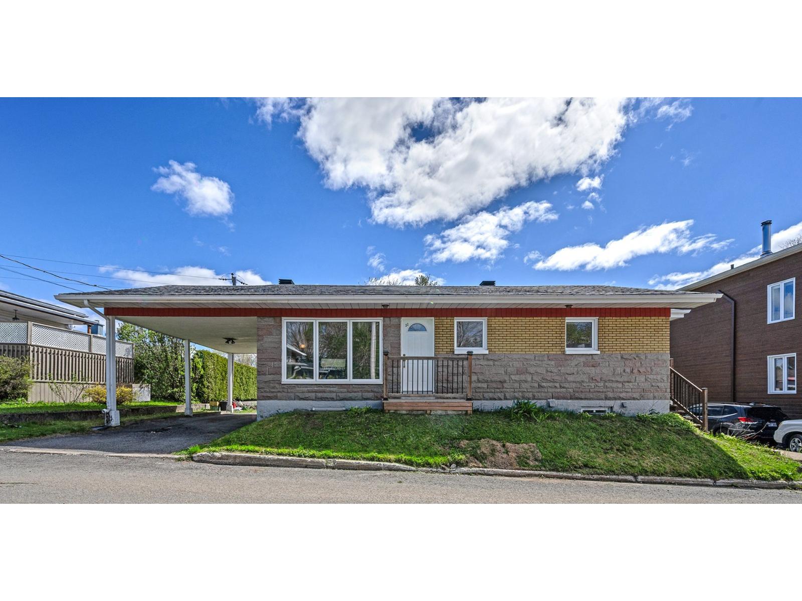 33 Rue St-Donat