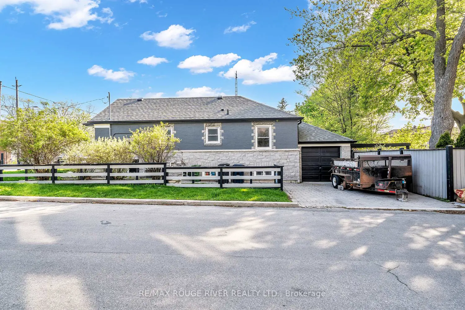 1306 Kingston Road photo 4
