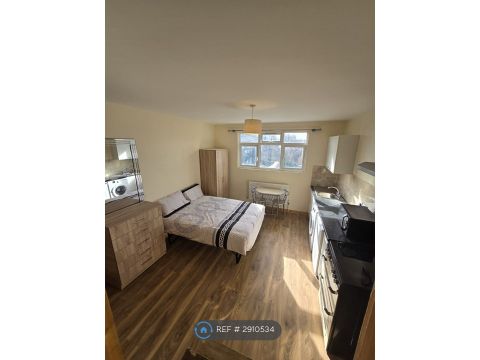 St Pauls Road, London N17, Studio to rent