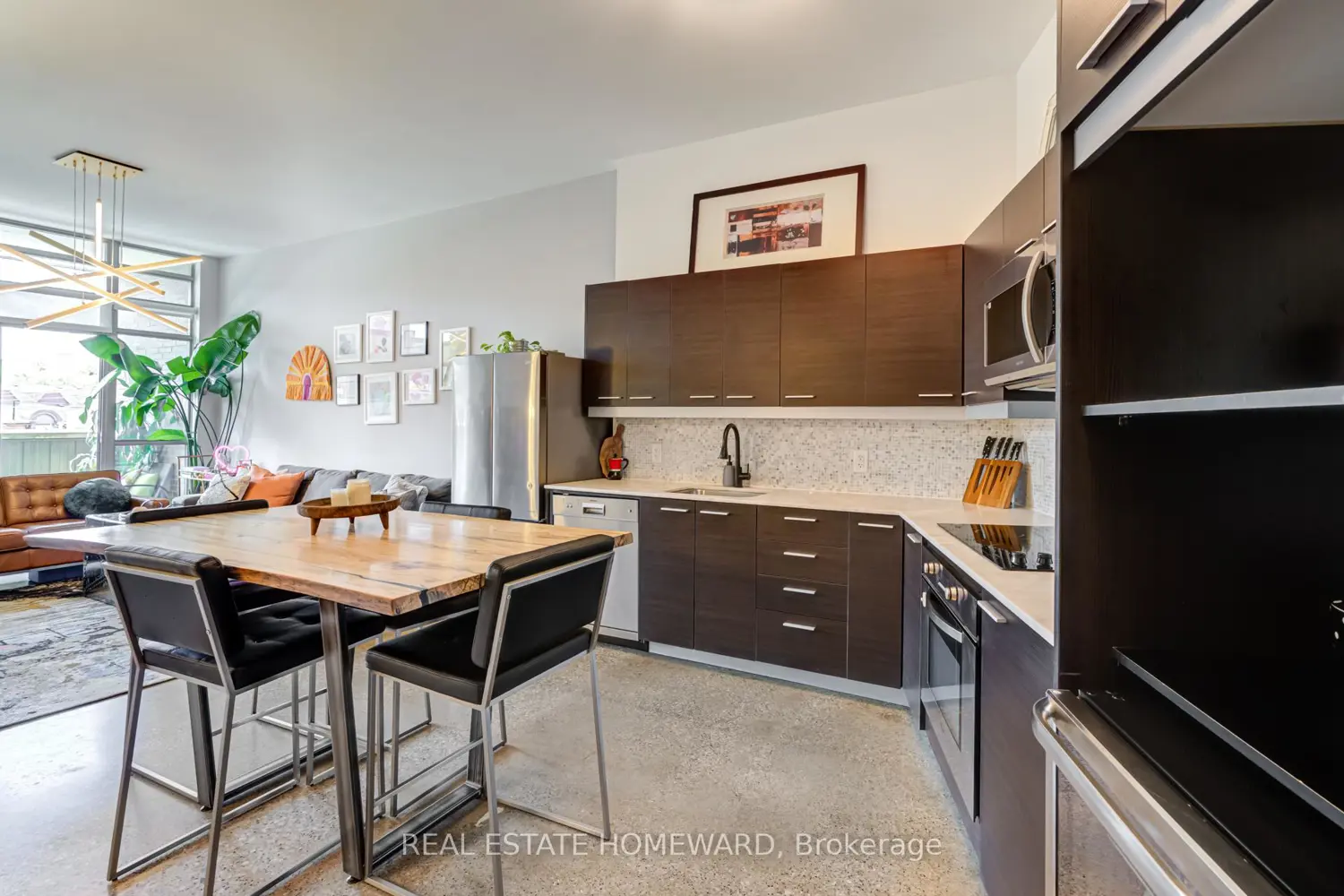 549 King Street 310 photo 3