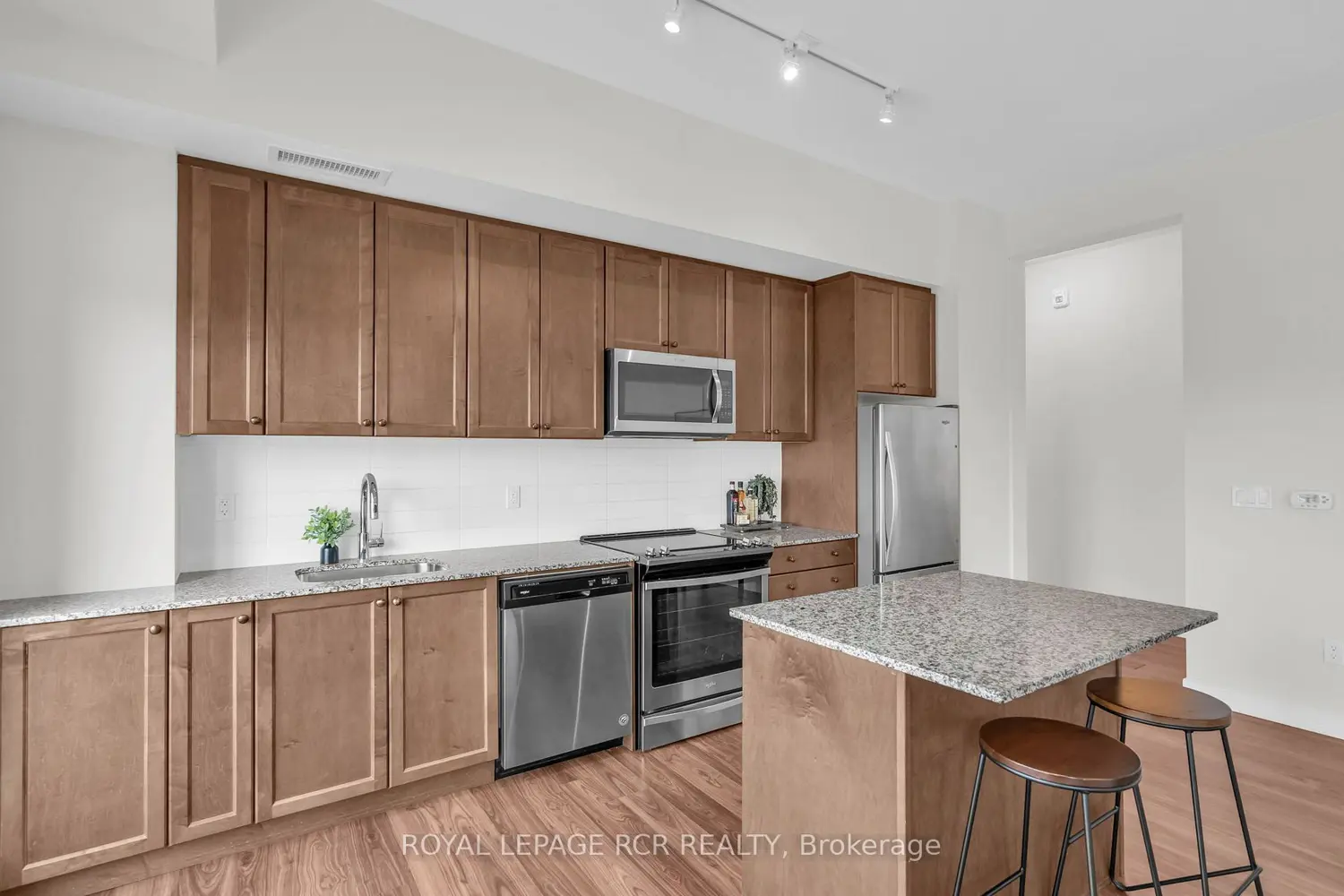 Additional image 3 of 555 William Graham Drive 413