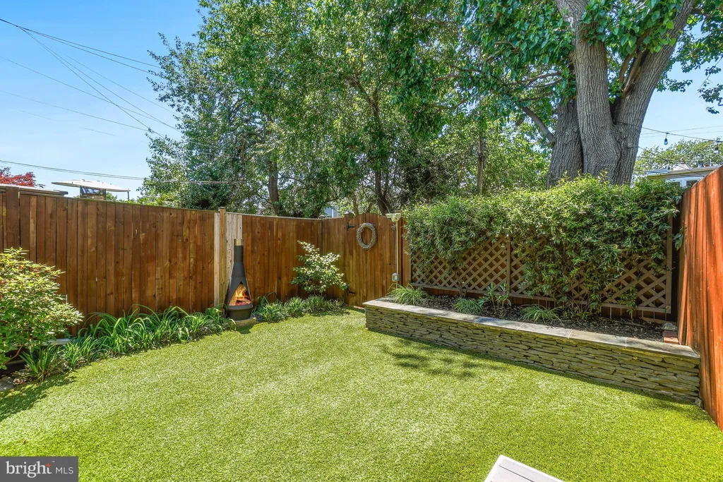Additional image 43 of 822 11th Street NE, Washington, DC 20002