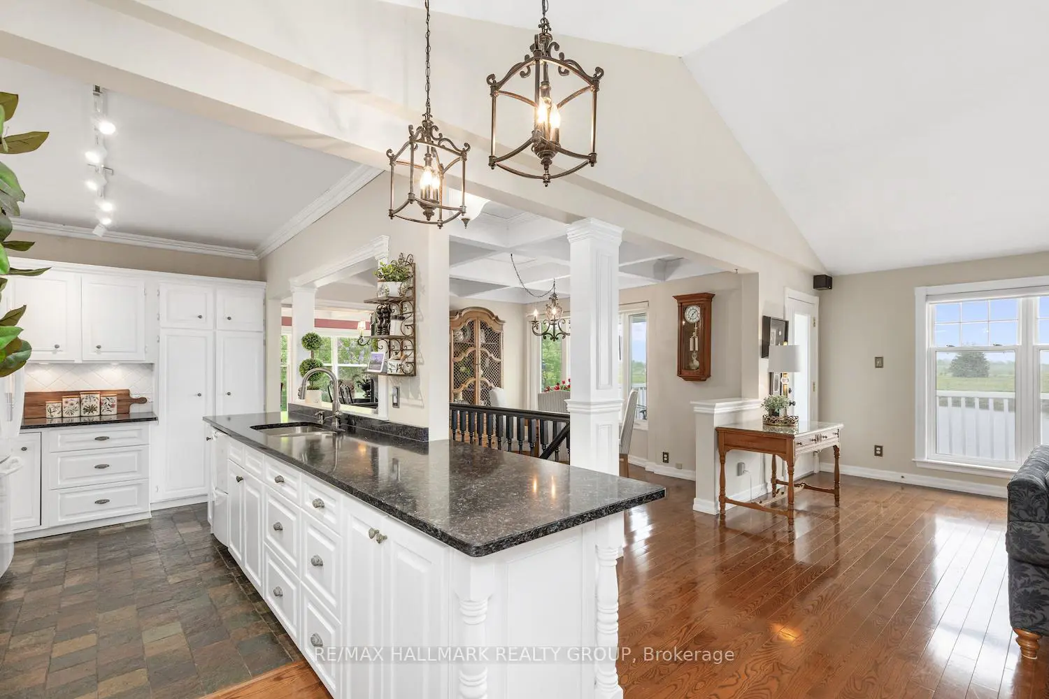 1 Rideau Glen Drive photo 4