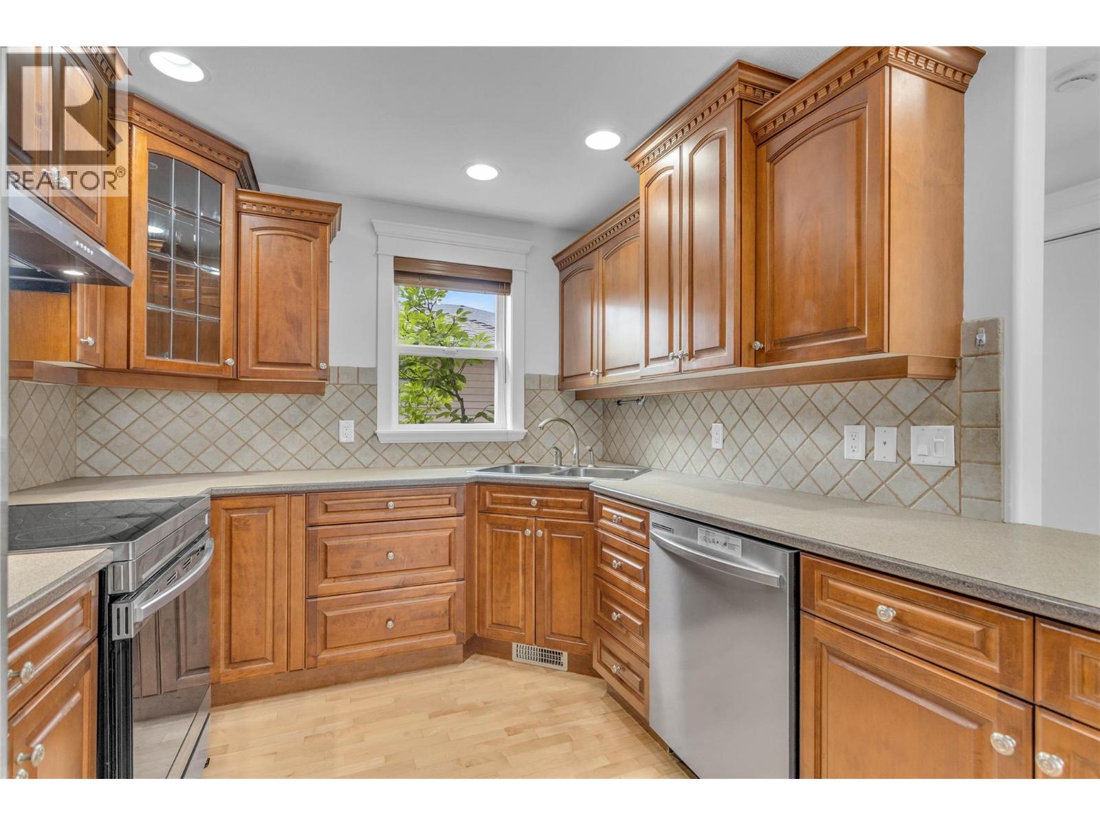 Additional image 4 of 104-4049 Lakeshore Road, Kelowna, BC, V1W1V7