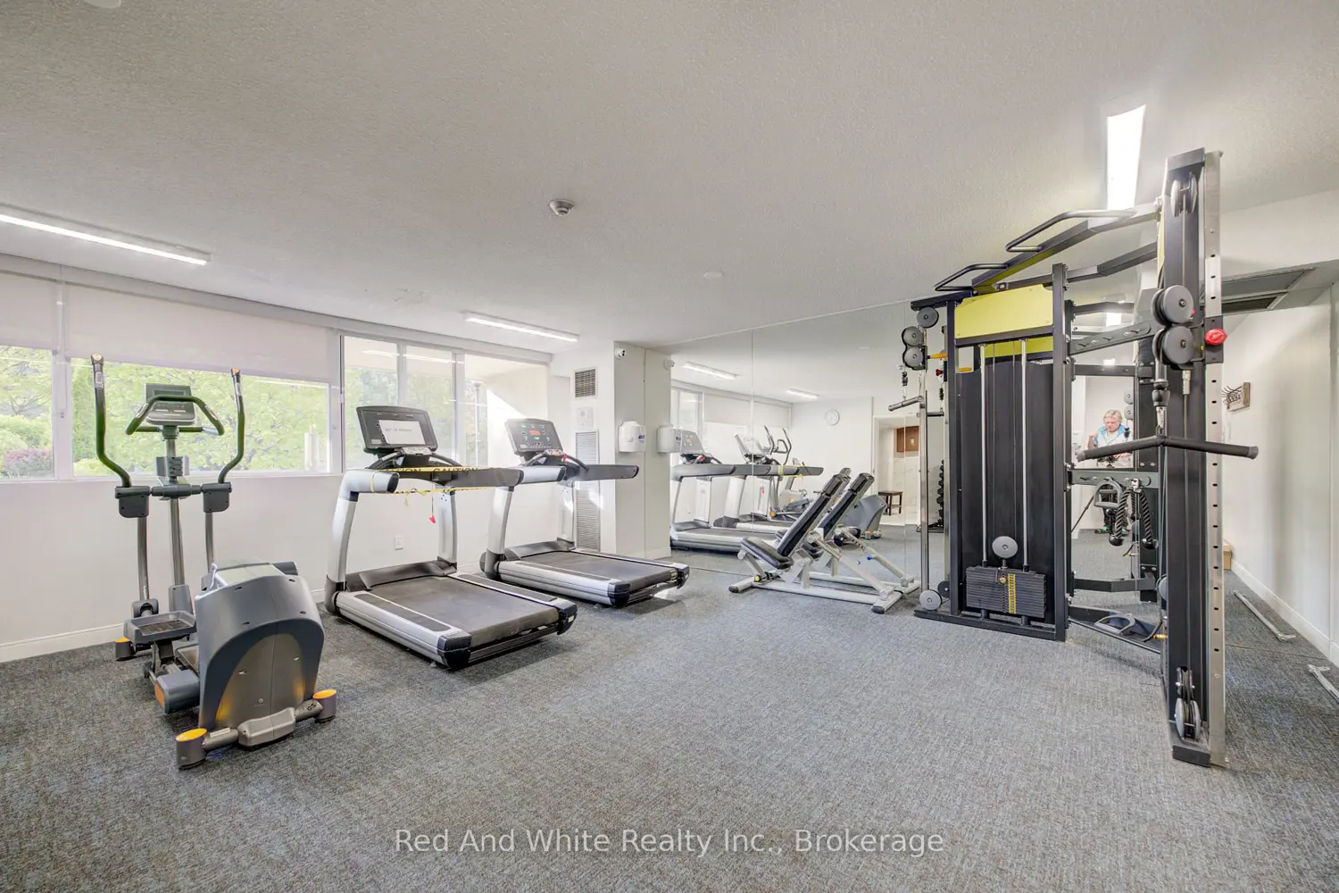 Additional image 14 of 3590 Kaneff Crescent 2013