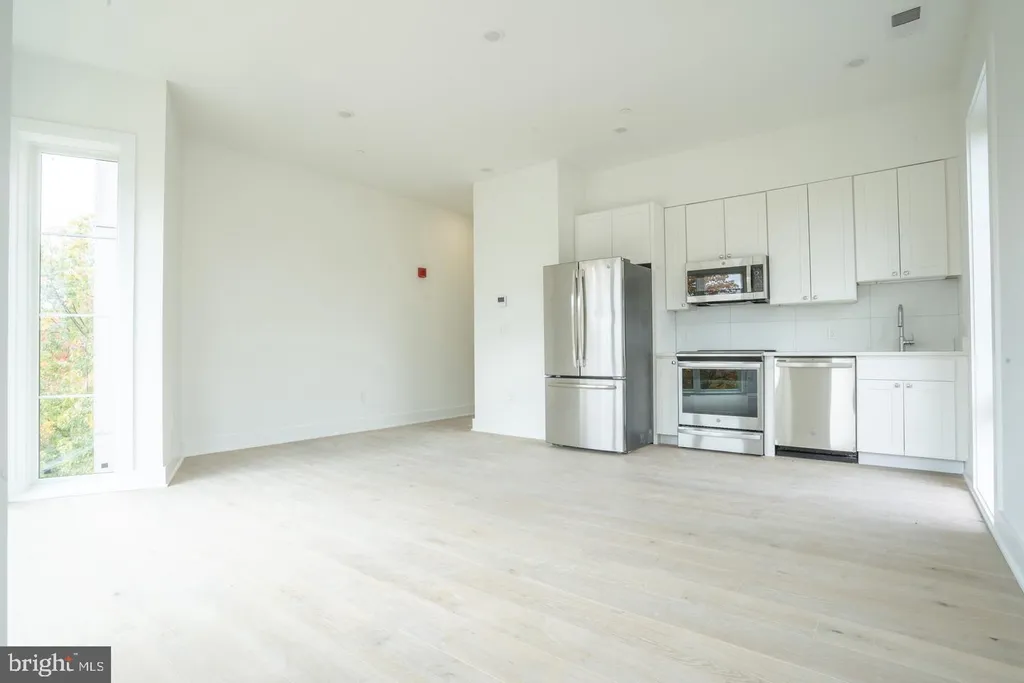 Additional image 3 of 5301 Connecticut Avenue NW Unit 304, Washington, DC 20015