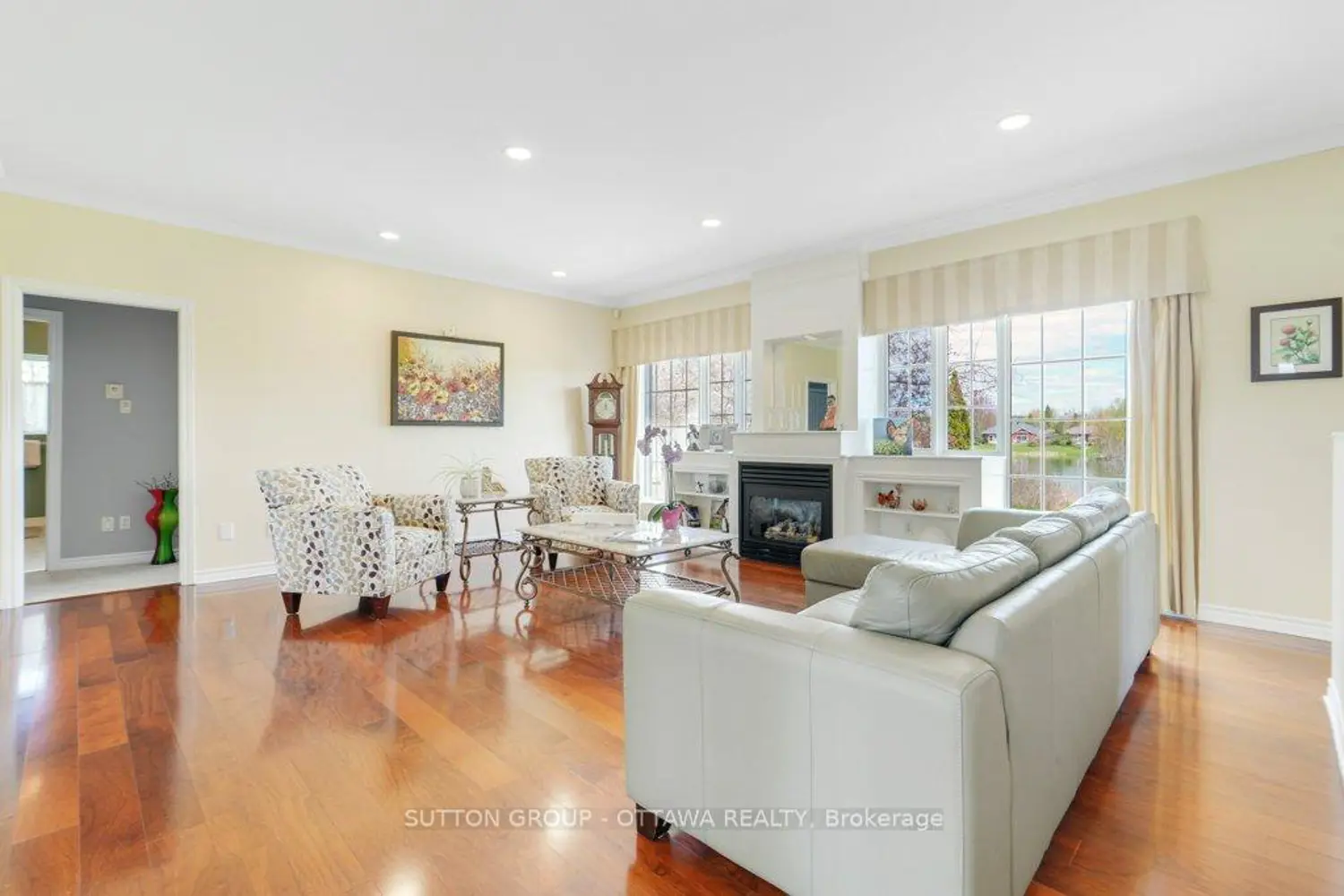 6881 Lakes Park Drive photo 4