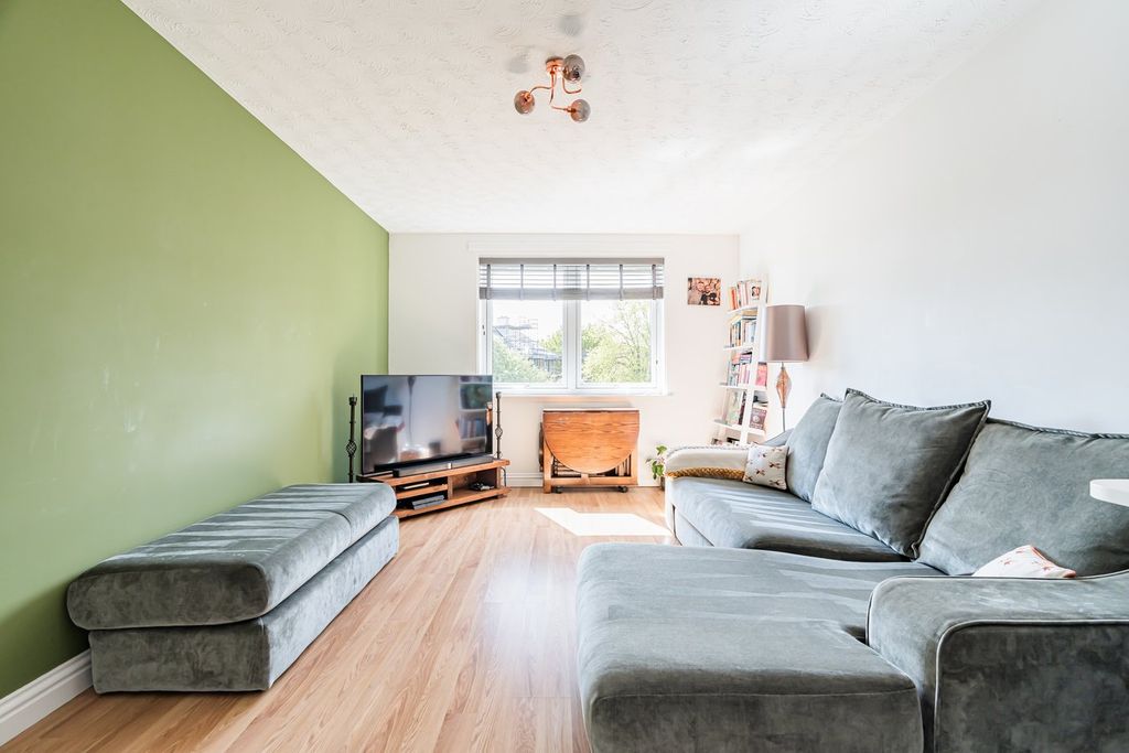 Additional image 4 of 2 bed flat for saleRestalrig Road South, Edinburgh EH7