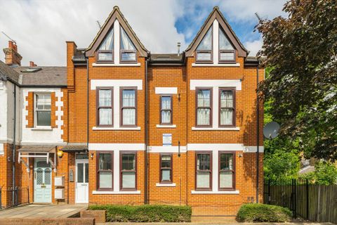 York Road, Acton W3