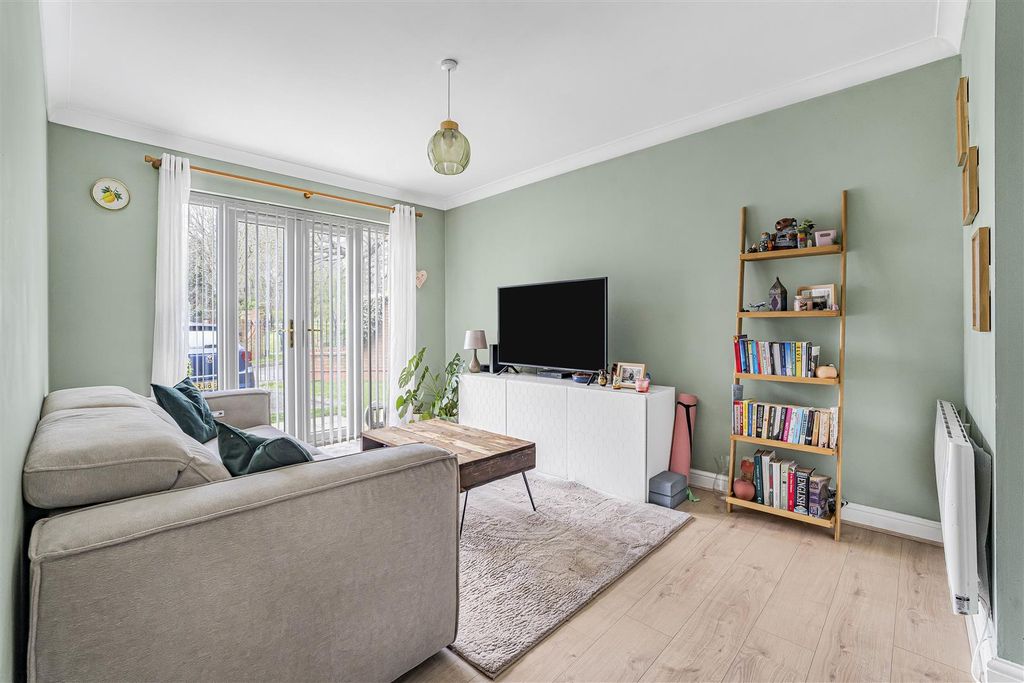 Additional image 3 of 1 bed flat for saleShaftesbury Court, Ludlow Road, Maidenhead SL6
