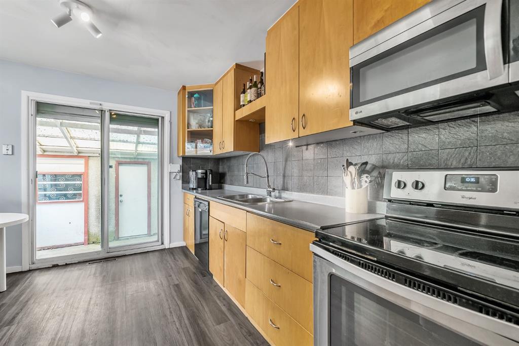 Additional image 2 of 3156 Blakiston Drive NW, Calgary, AB, T2L 1L8