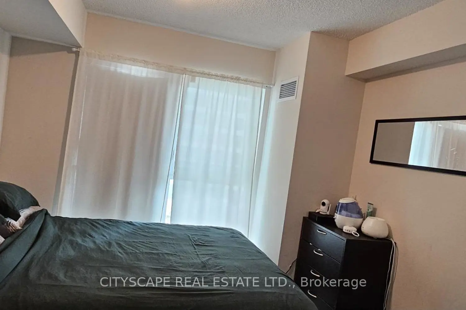 2152 Lawrence Avenue 606 photo 5