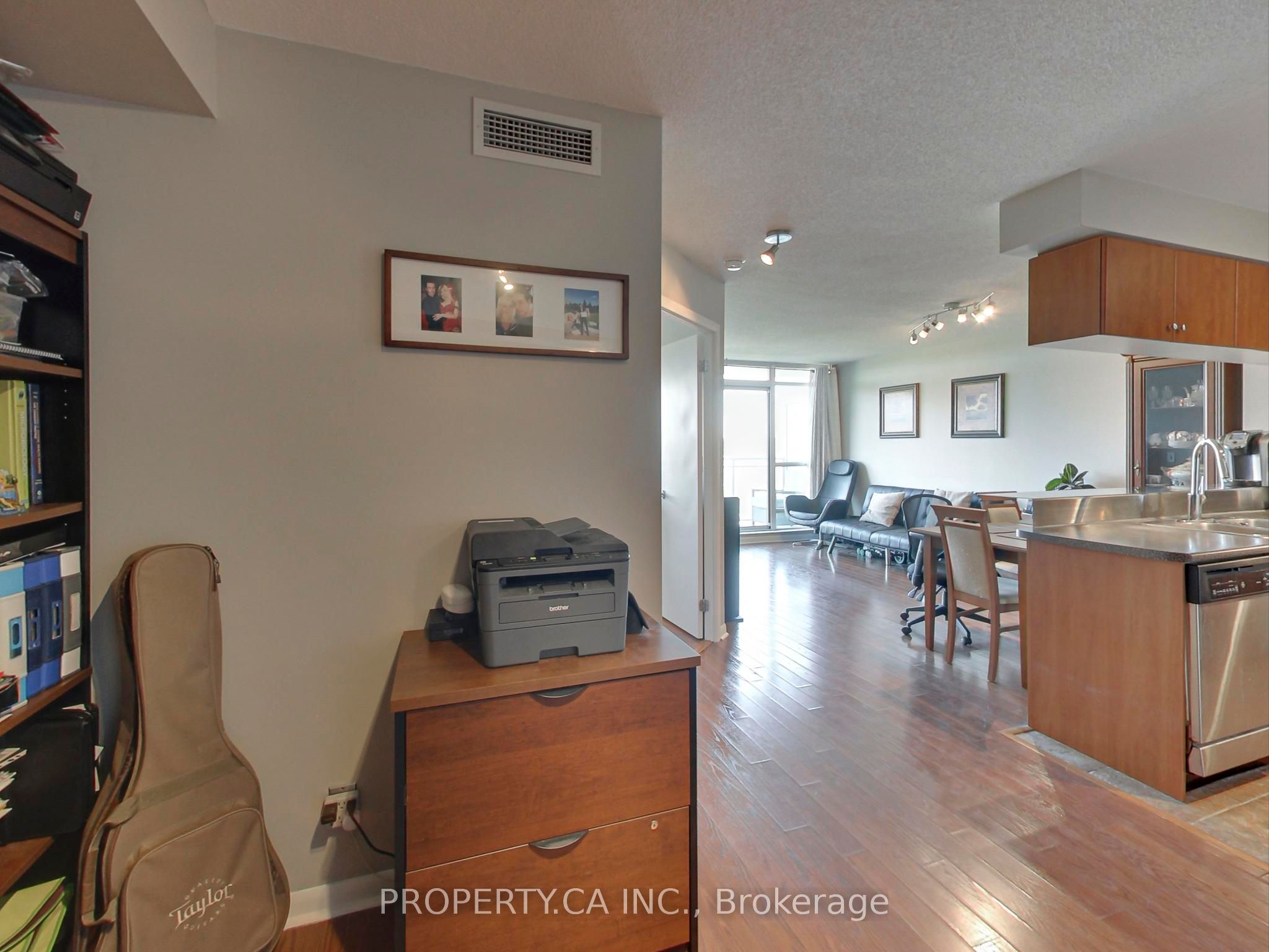 Additional image 3 of 901-185 Legion Road N, Toronto, ON, M8Y 0A1