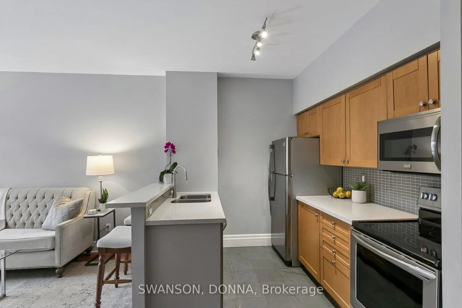 111 Merton Street 303 photo 5
