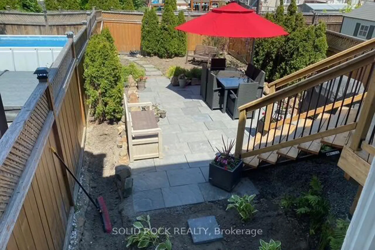 Additional image 17 of 2064 Dunollie Crescent