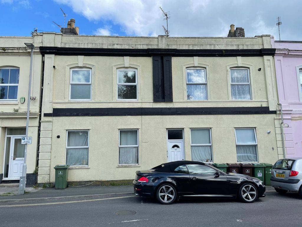 1 bed flat for salePatna Place, North Road West, Plymouth. PL1