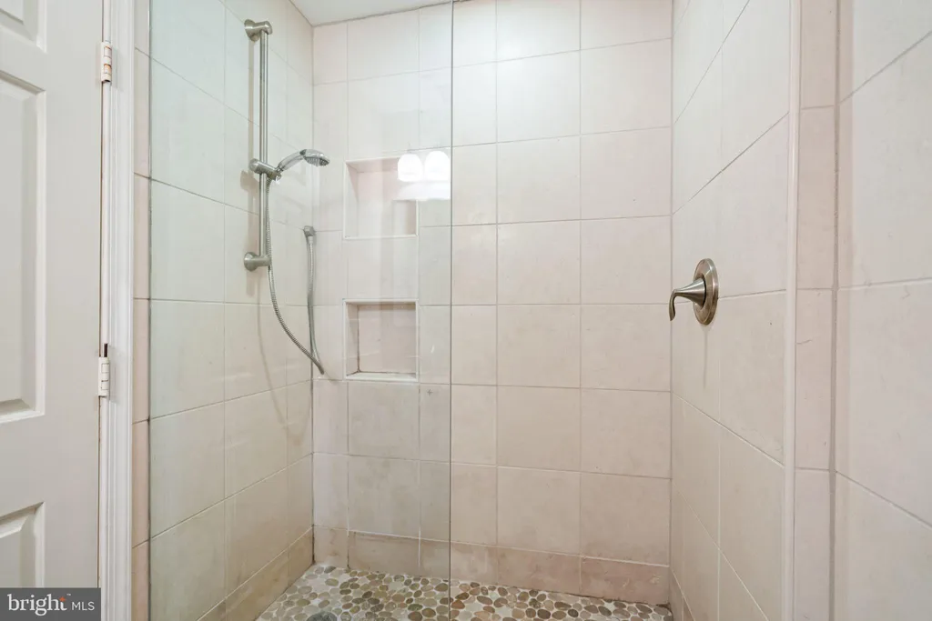Additional image 38 of 3231 Sutton Place NW Unit D, Washington, DC 20016