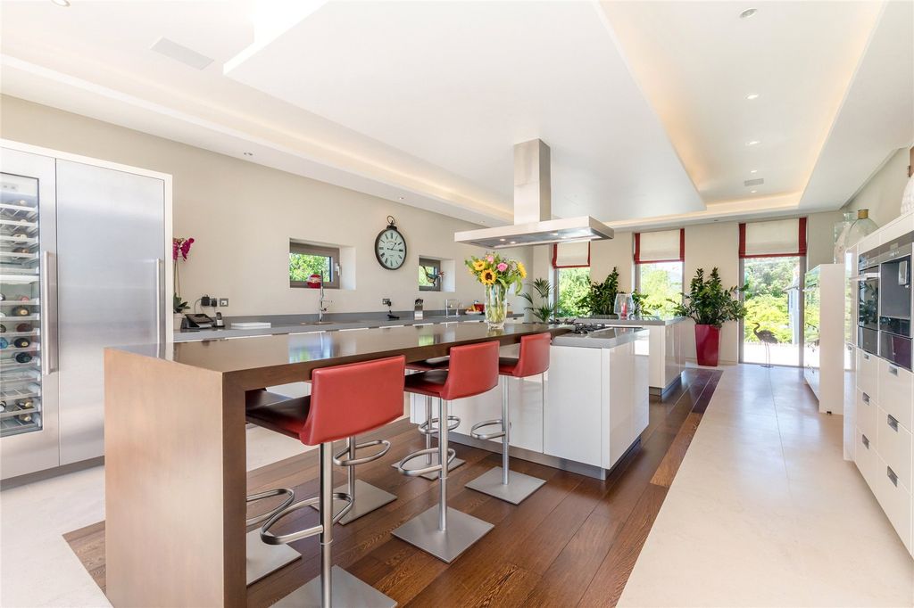 Additional image 10 of 6 bed detached house for saleBarrack Lane, Aldwick, West Sussex PO21