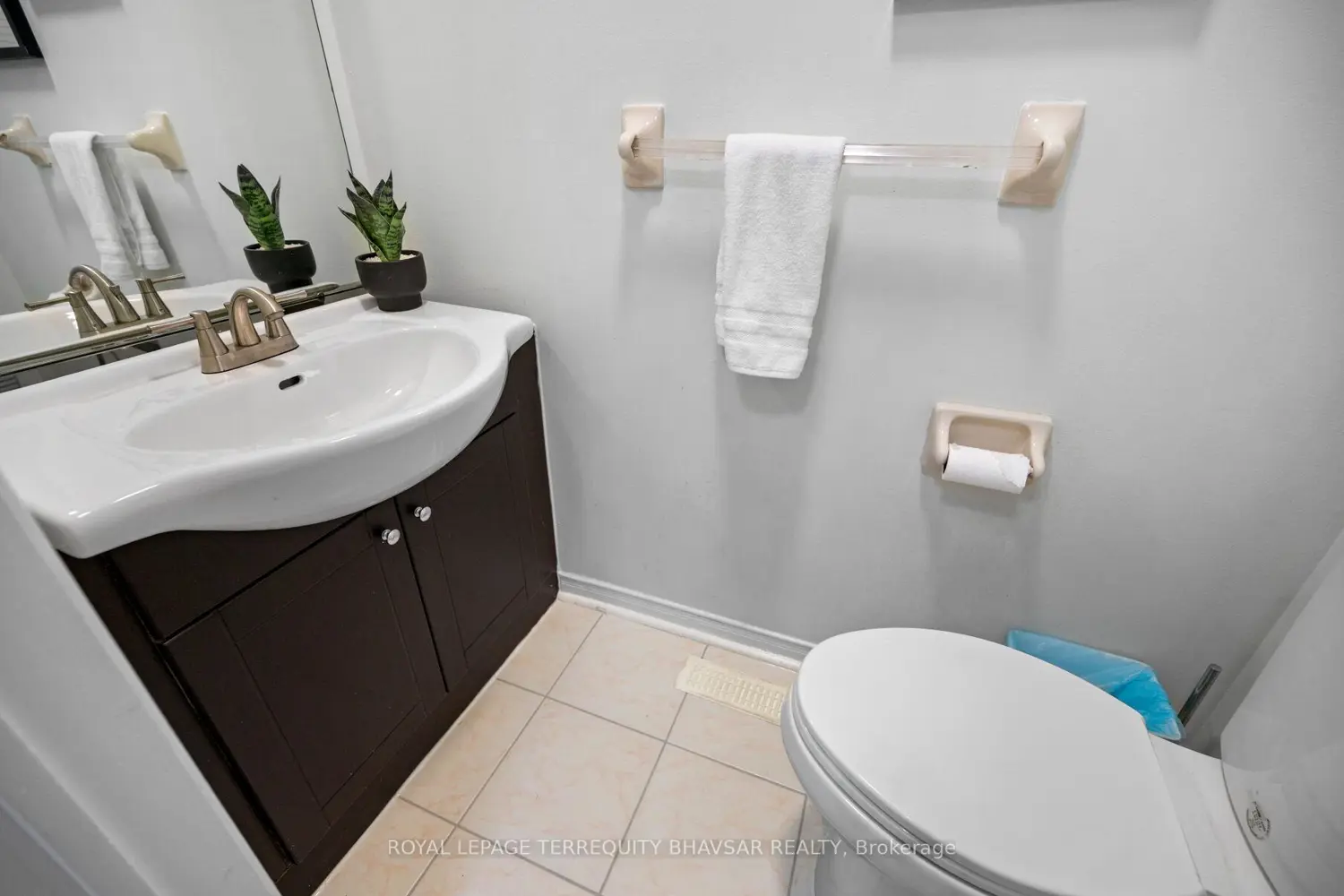 Additional image 4 of 2470 Strathmore Crescent